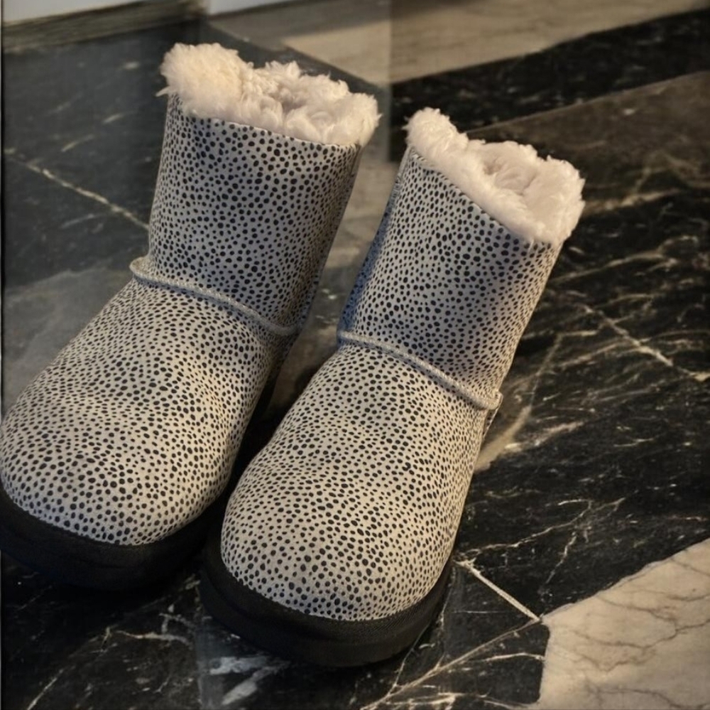 UGG Ltd Edition Cheetah Print Boots Size 8 - Picture 3 of 3